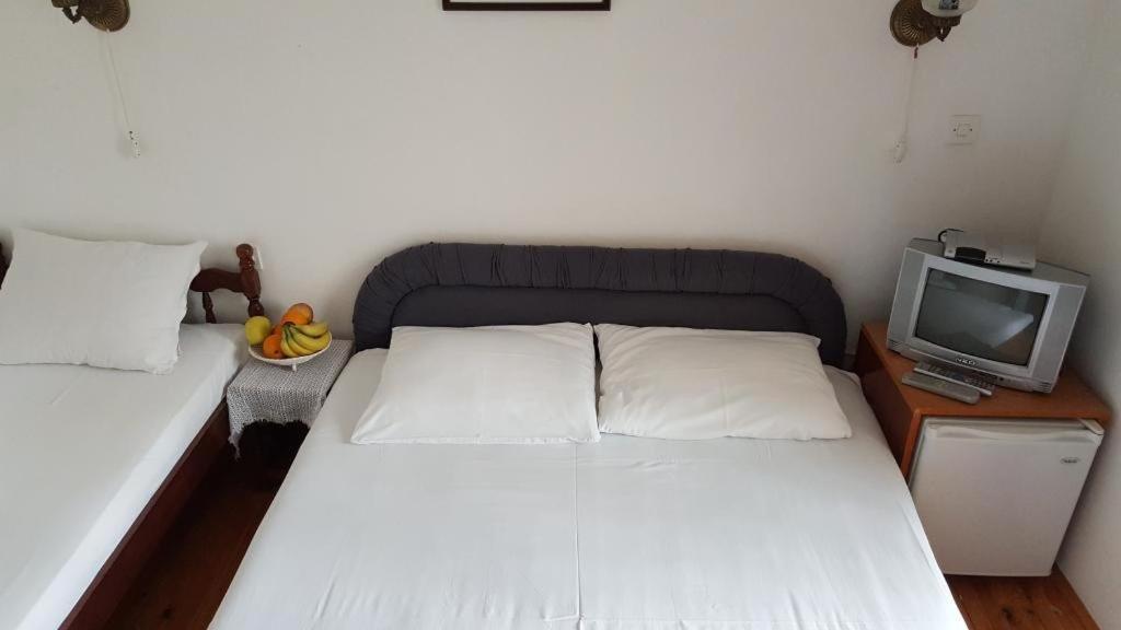 Guest House Vukovic Petrovac الغرفة الصورة